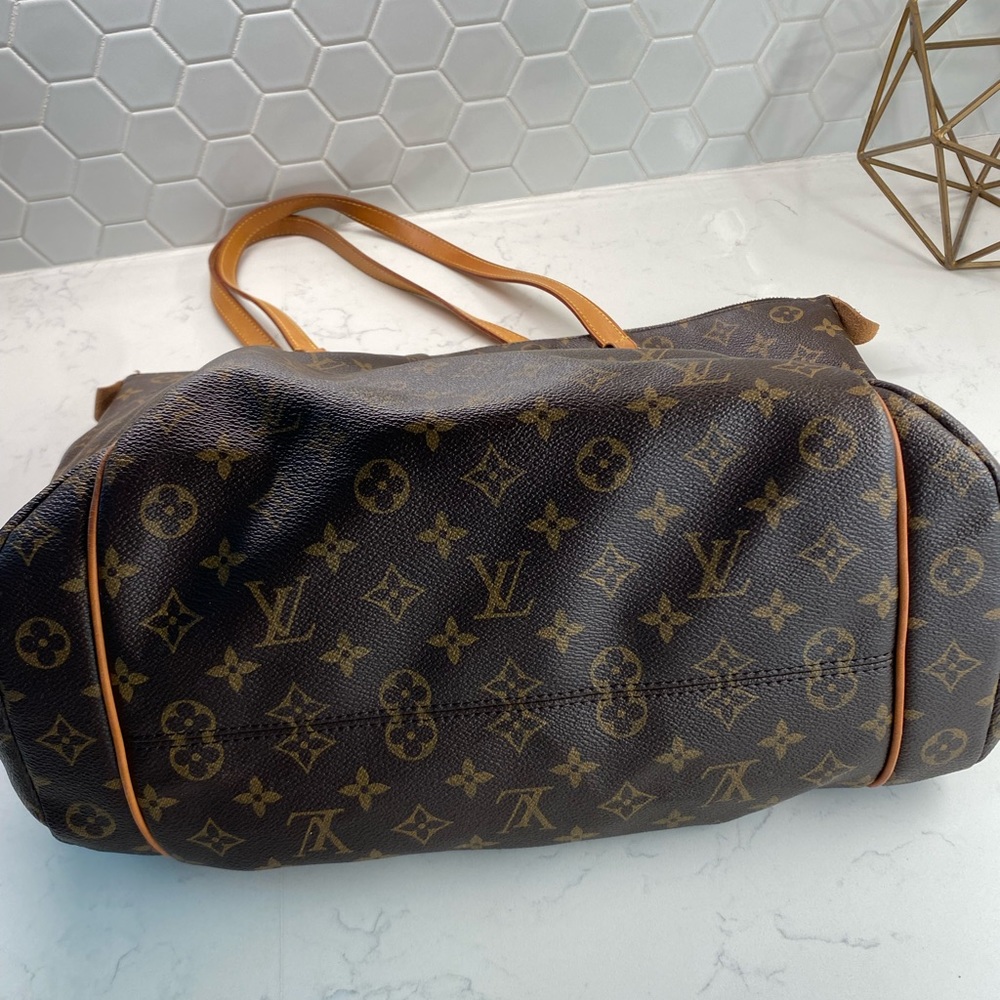 - Authentic Louis Vuitton totally GM - Picture 3 of 12